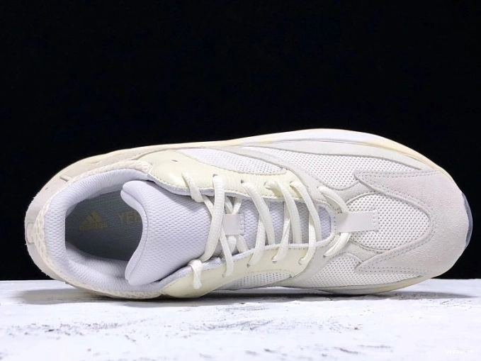 Yeezy Boost Adidas 700 Analog EG7596 1030